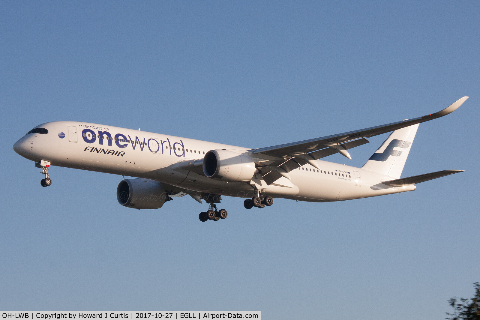 OH-LWB, 2015 Airbus A350-941 C/N 019, On finals.