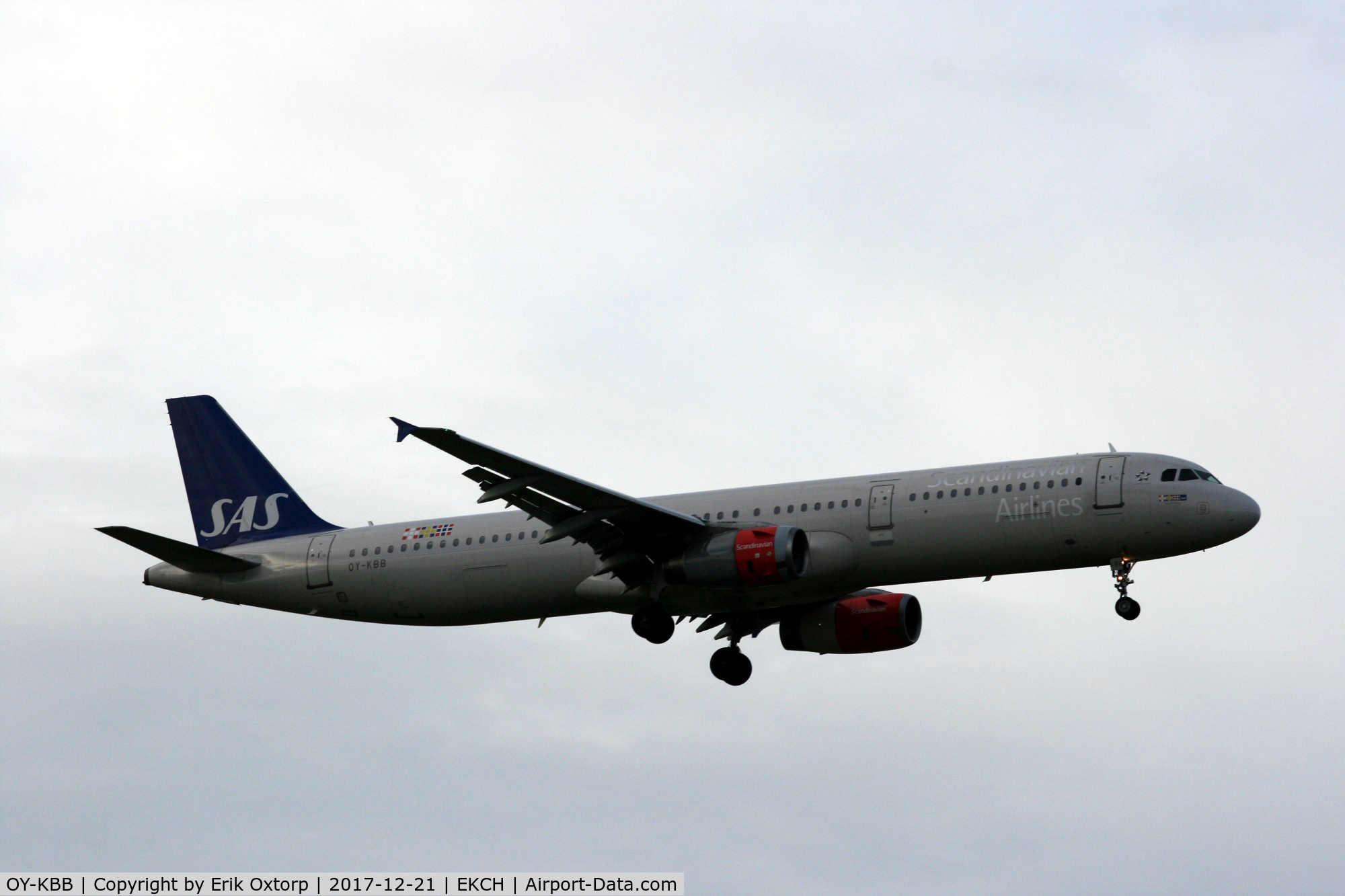 OY-KBB, 2001 Airbus A321-232 C/N 1642, OY-KBB landing rw 04L