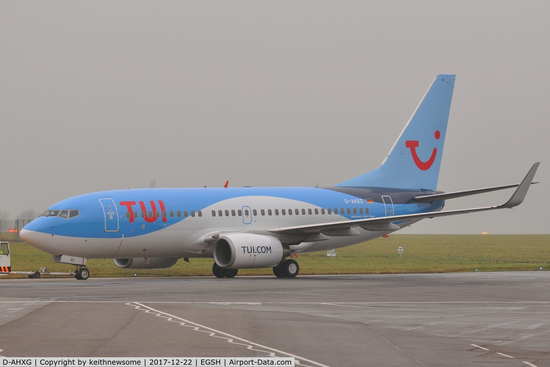 D-AHXG, 2008 Boeing 737-7K5 C/N 35140, Removed from spray shop with TUI colour scheme.