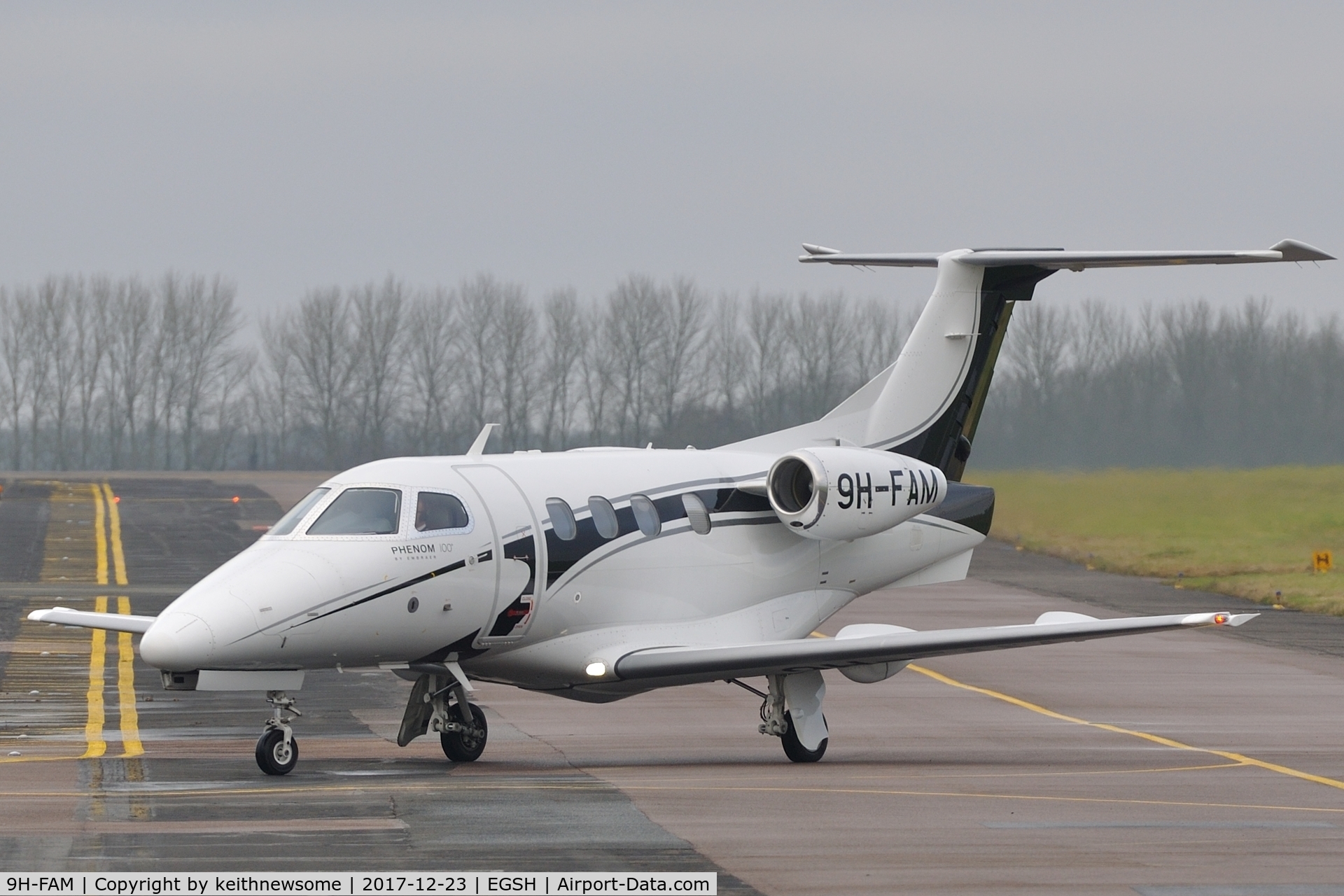 9H-FAM, 2009 Embraer EMB-500 Phenom 100 C/N 50000100, Arriving at Norwich from Nice.
