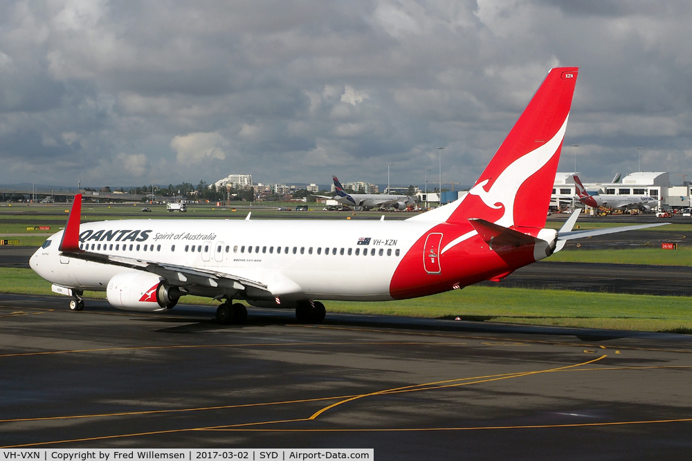 VH-VXN, 2002 Boeing 737-838 C/N 33484, Qantas