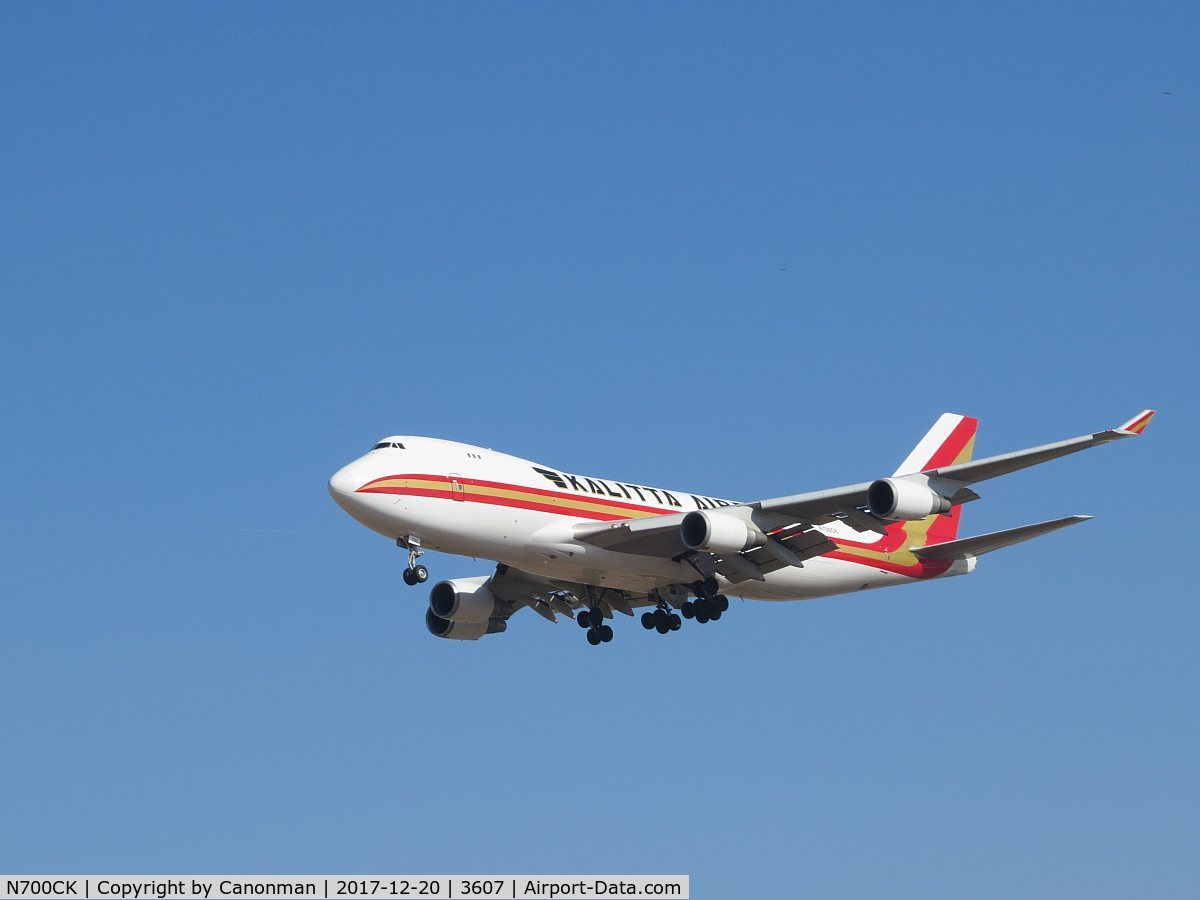 N700CK, 1997 Boeing 747-4R7F/SCD C/N 25868, Landing