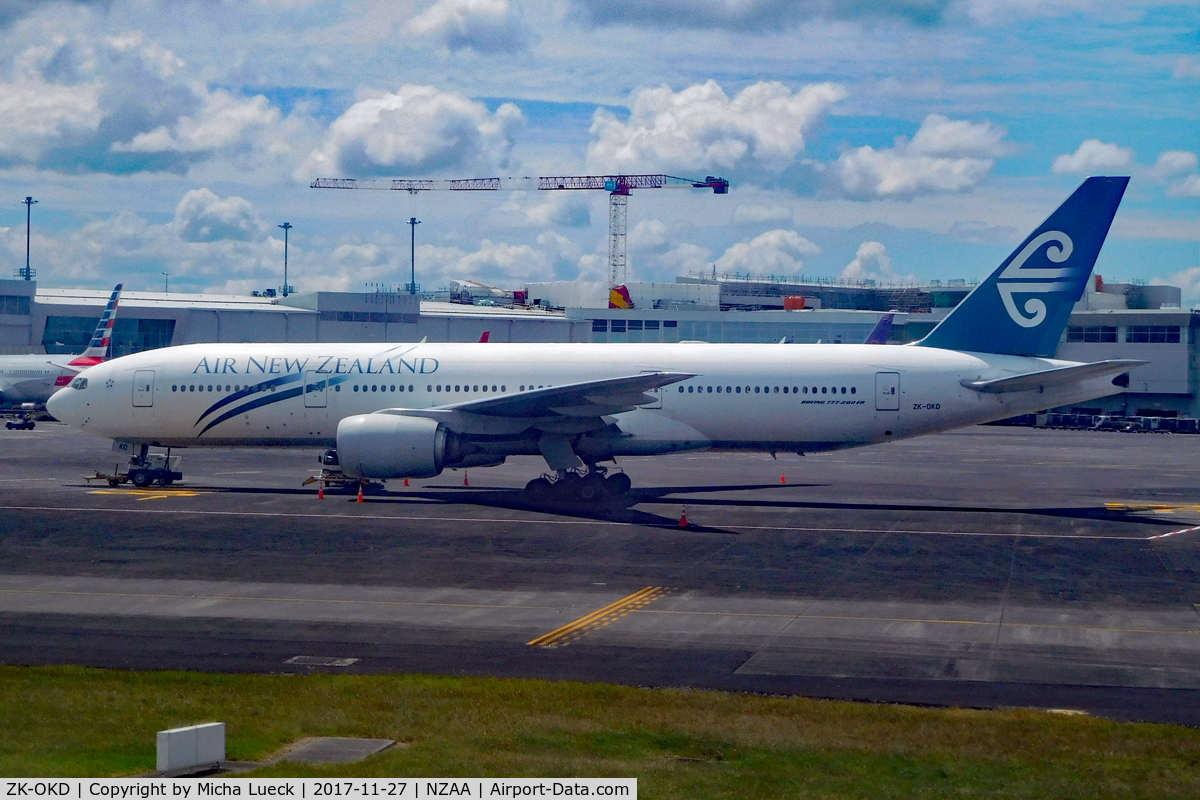 ZK-OKD, 2006 Boeing 777-219/ER C/N 29401, At Auckland