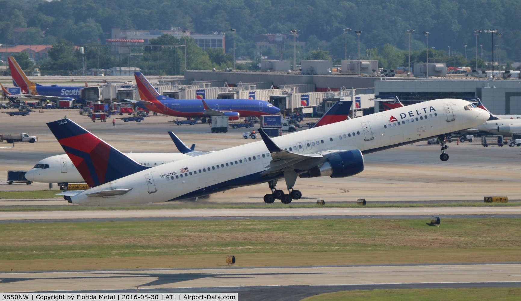 N550NW, 2001 Boeing 757-251 C/N 26497, Delta