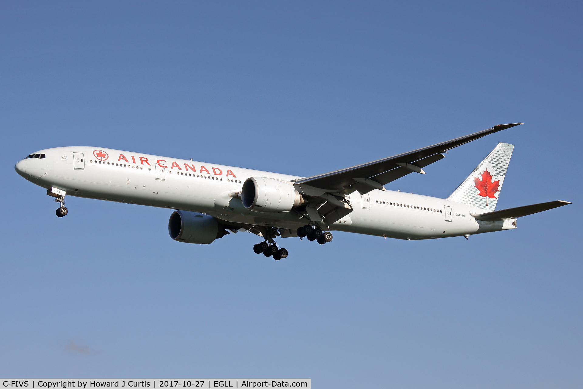 C-FIVS, 2009 Boeing 777-333/ER C/N 35784, On approach