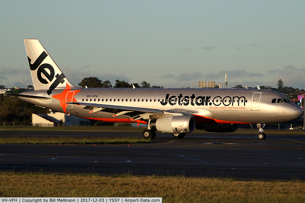 VH-VFH, 2012 Airbus A320-232 C/N 5211, TAXI FROM 34L