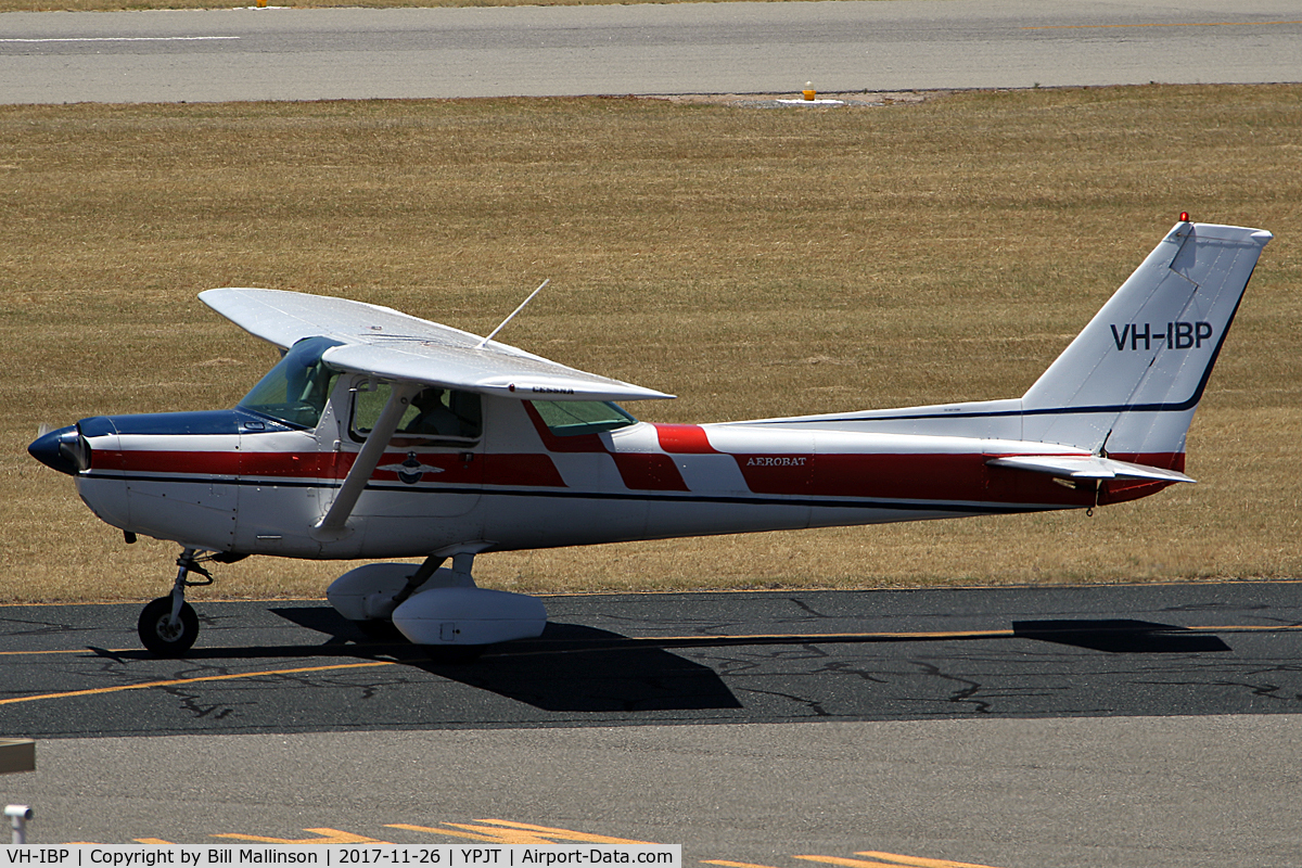 VH-IBP, 1978 Cessna A152 Aerobat C/N A1520795, TAXIING