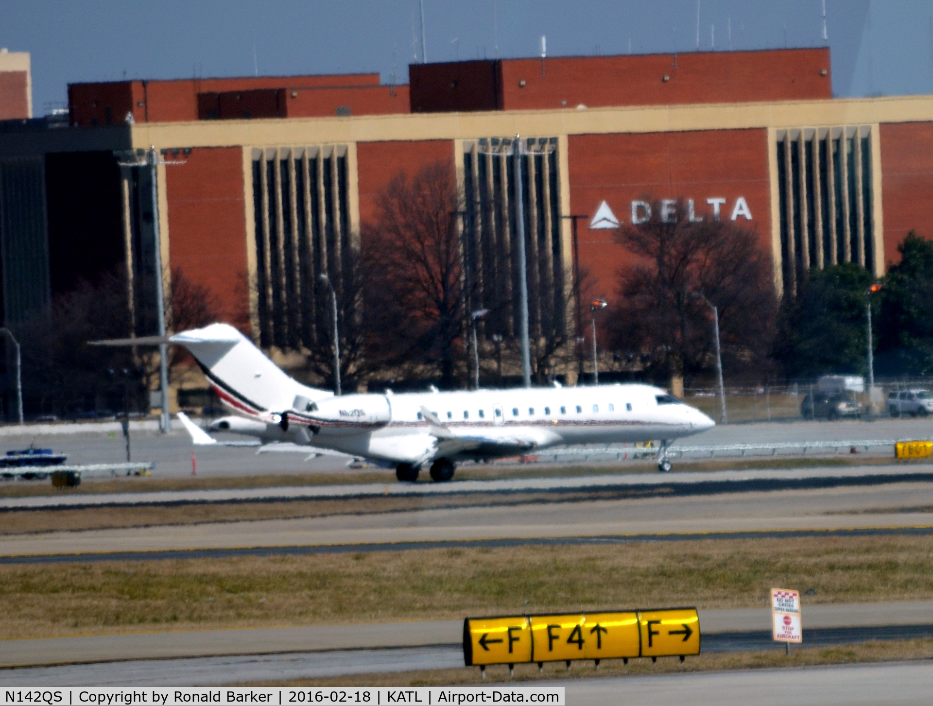 N142QS, 2013 Bombardier BD-700-1A10 Global Express C/N 9485, Landing Atlanta