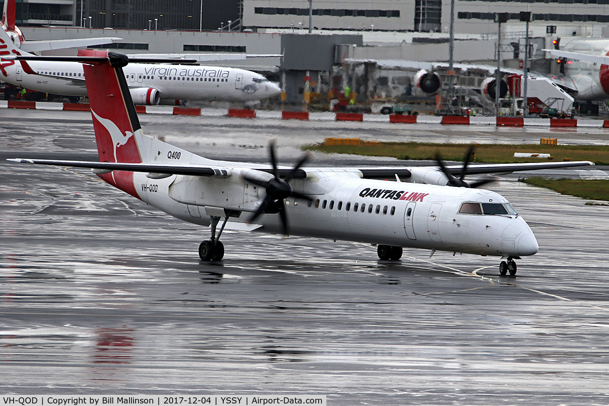 VH-QOD, 2006 De Havilland Canada DHC-8-402Q Dash 8 C/N 4123, TAXI TO A WET 16R