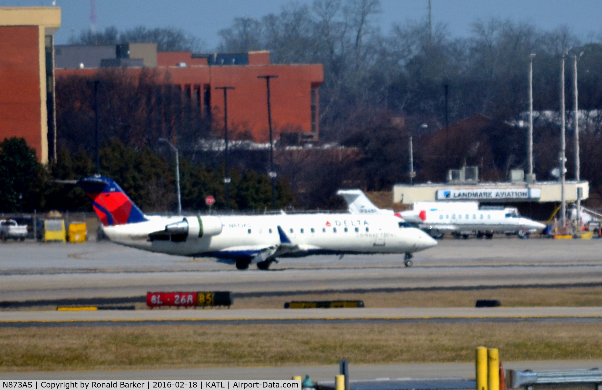 N873AS, 2001 Bombardier CRJ-200ER (CL-600-2B19) C/N 7549, Landing Atlanta