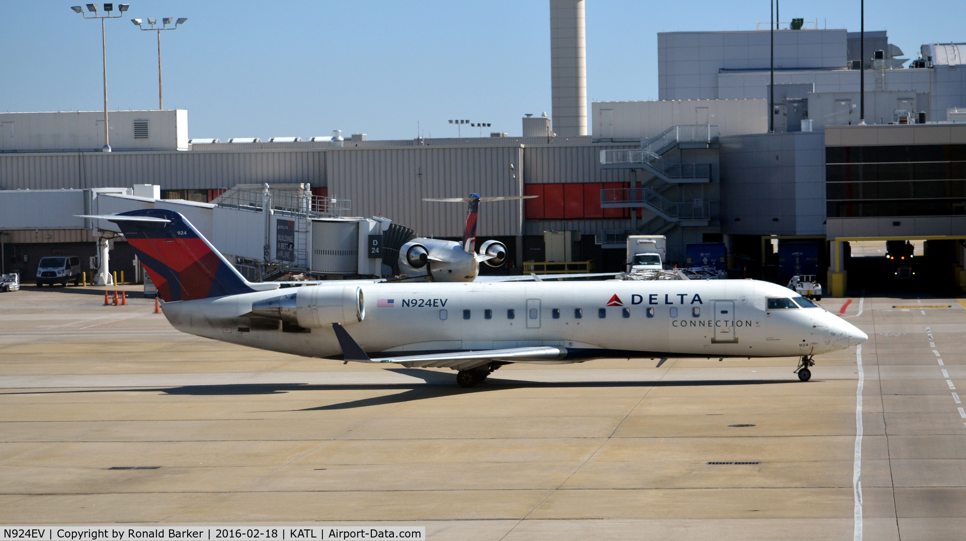 N924EV, 2003 Bombardier CRJ-200ER (CL-600-2B19) C/N 7830, Taxi for takeoff Atlanta