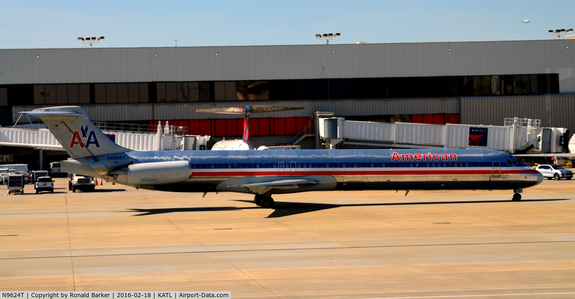 N9624T, 1998 McDonnell Douglas MD-83 (DC-9-83) C/N 53594, Taxi Atlanta
