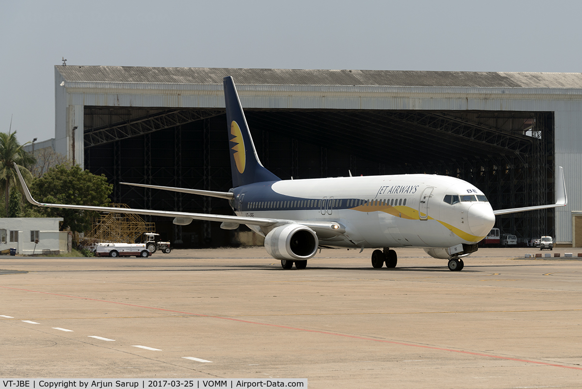 VT-JBE, 2007 Boeing 737-85R C/N 35106, Taxiing in to Chennai International.