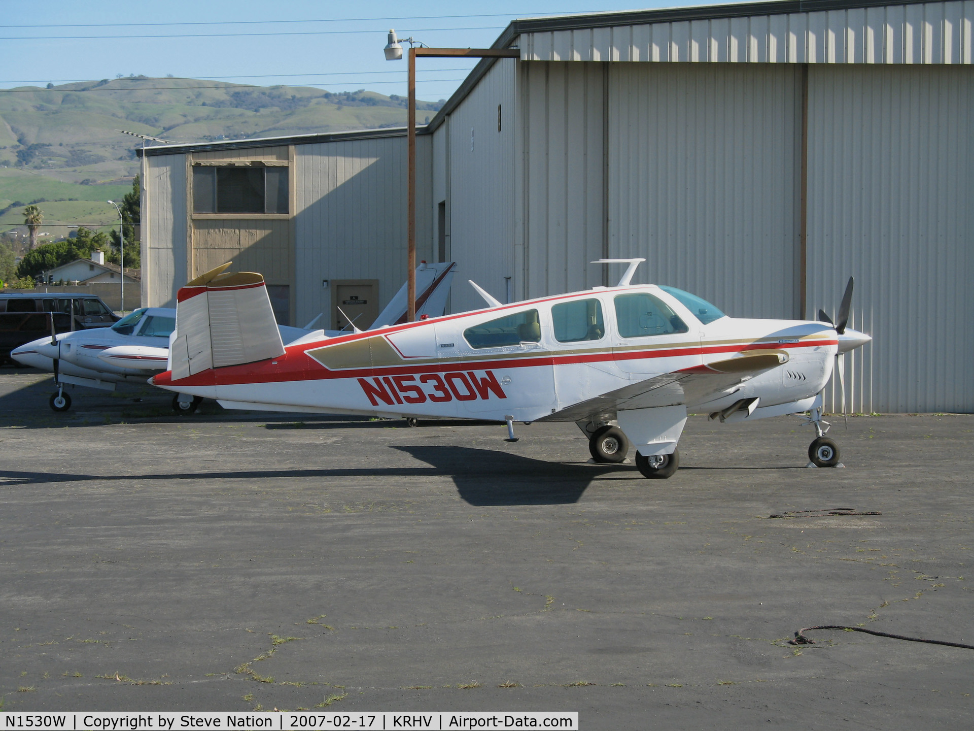 N1530W, 1972 Beech V35B Bonanza C/N D-9338, 1972 Beech V35B for sale @ Reid-Hillview Airport (San Jose), CA (to Mather Aviation, Rancho Cordova, CA 2008-03-07)