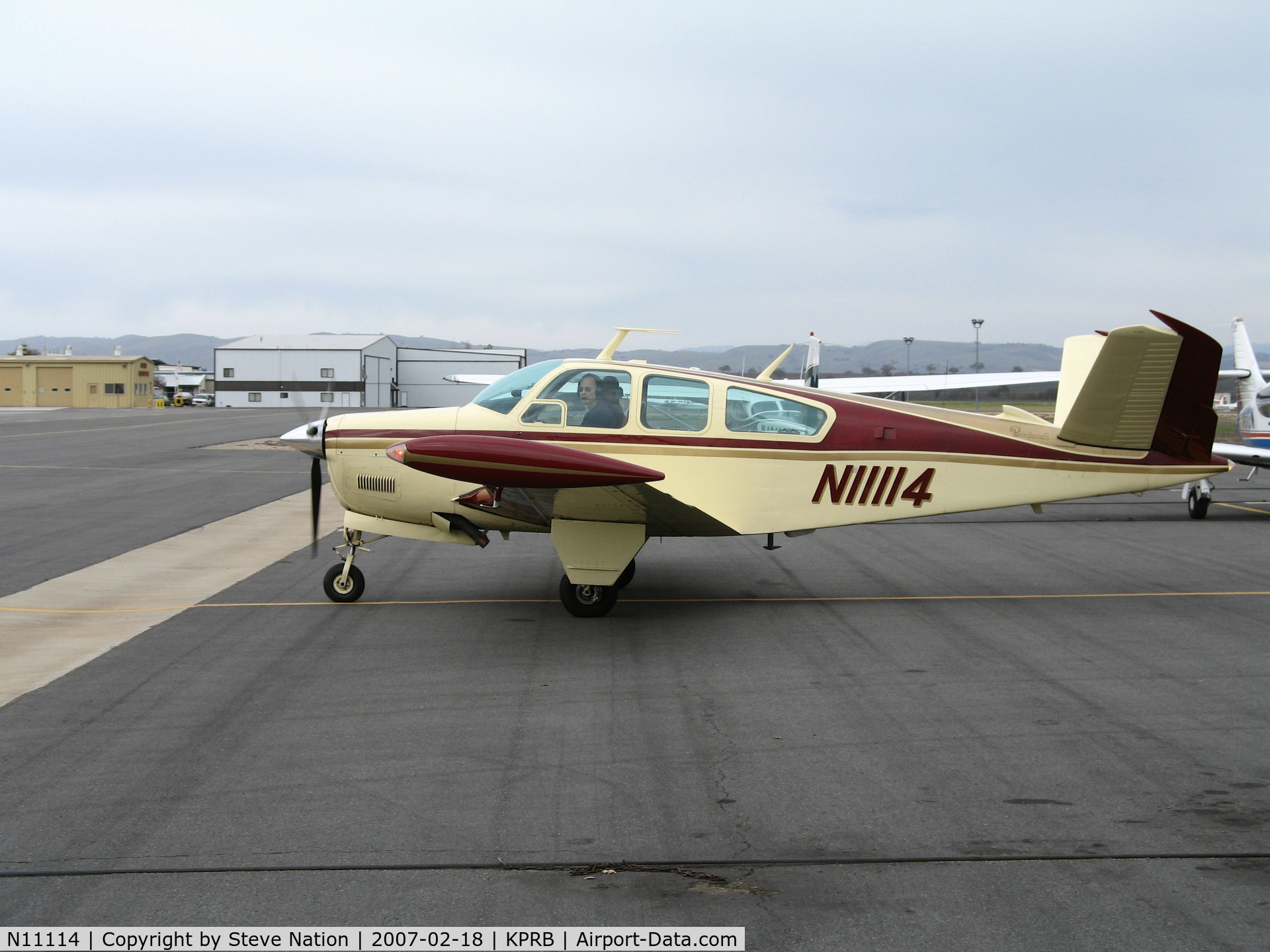 N11114, 1968 Beech V35A Bonanza C/N D-8901, 1968 Beech V35A taxiing @ Paso Robles Municipal Airport, CA