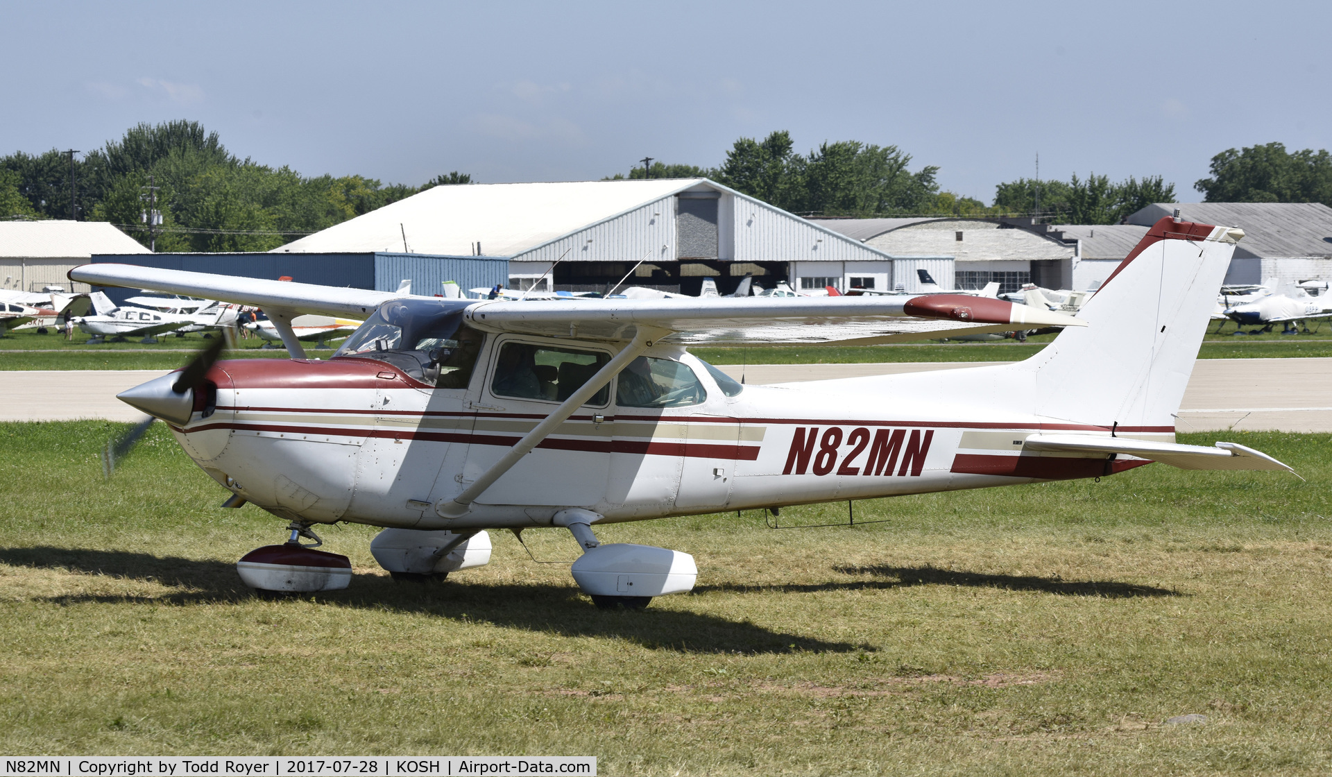 N82MN, 1976 Cessna R172K Hawk XP C/N R1722014, Airventure 2017