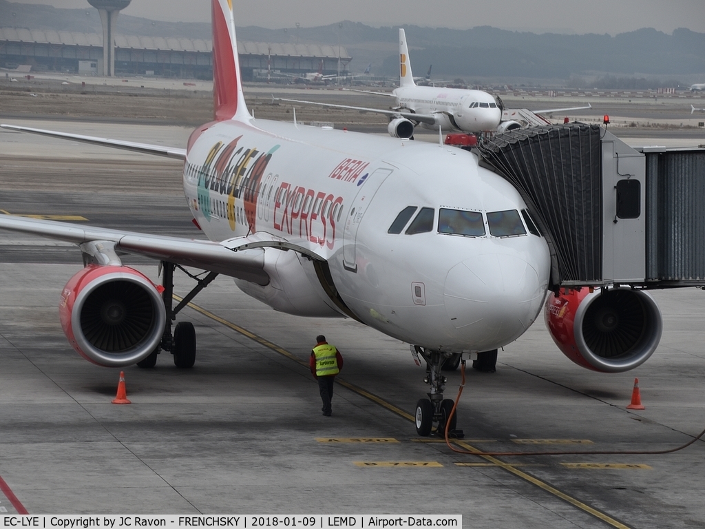 EC-LYE, 2013 Airbus A320-216 C/N 5729, Iberia Express (Pull & Bear House Livery) to Tenerife (TFN)