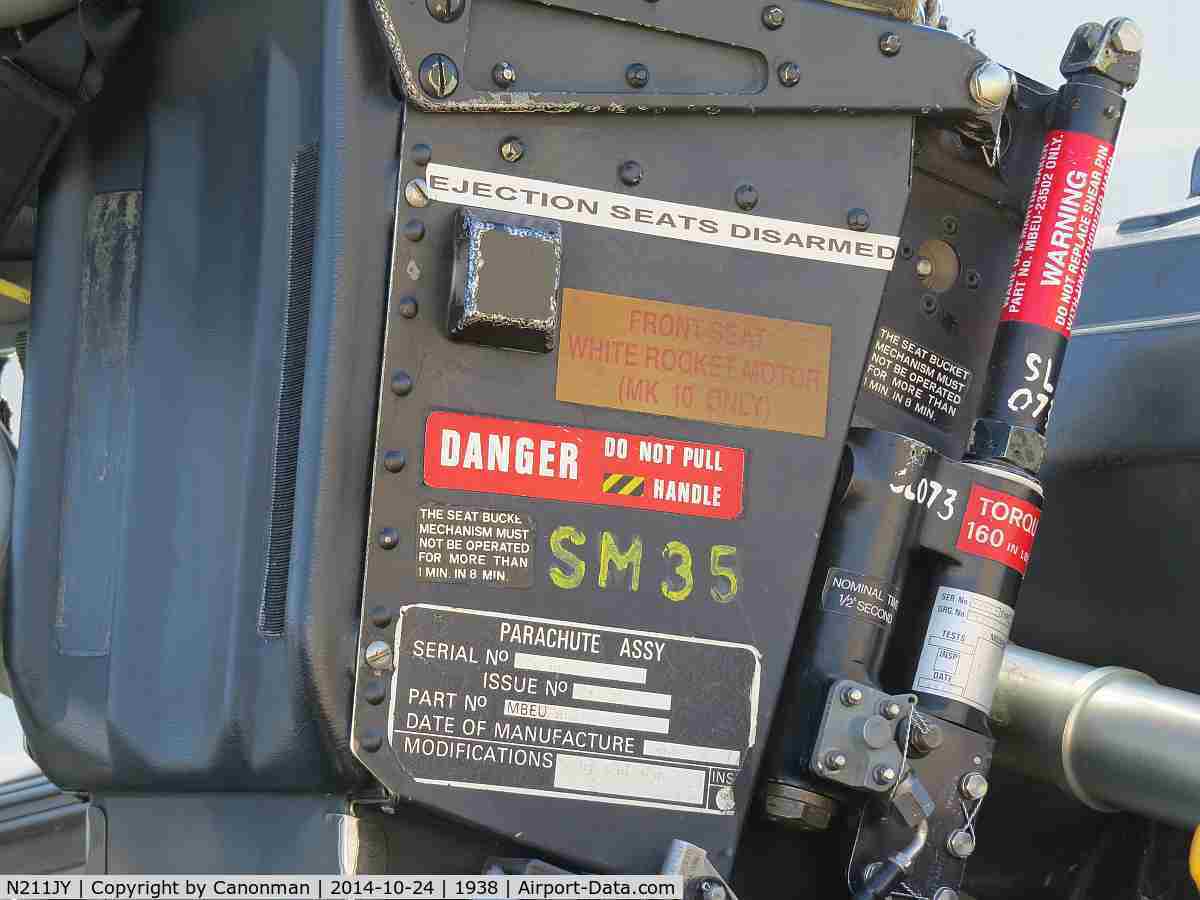 N211JY, 1985 SIAI-Marchetti S-211 C/N 013/02-010, Disarmed ejection seat