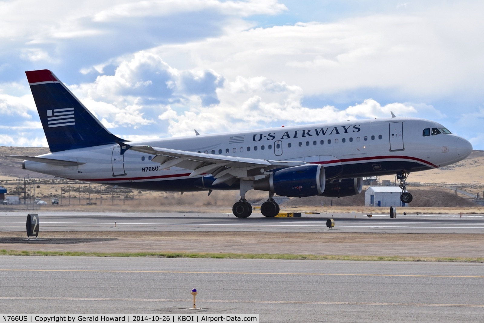 N766US, 2000 Airbus A319-112 C/N 1378, Landing RWY 28R.