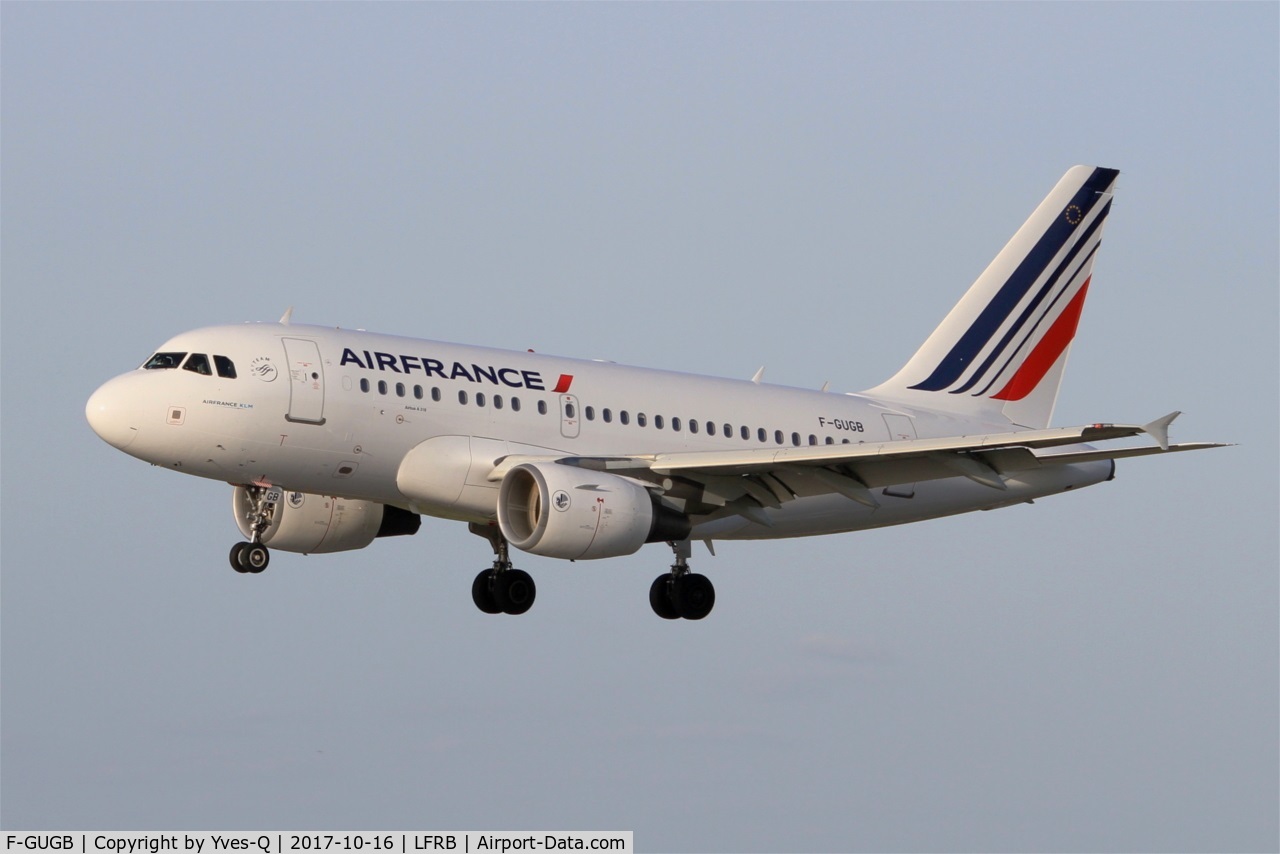 F-GUGB, 2003 Airbus A318-111 C/N 2059, Airbus A318-111, Short approach rwy 25L, Brest-Bretagne airport (LFRB-BES)
