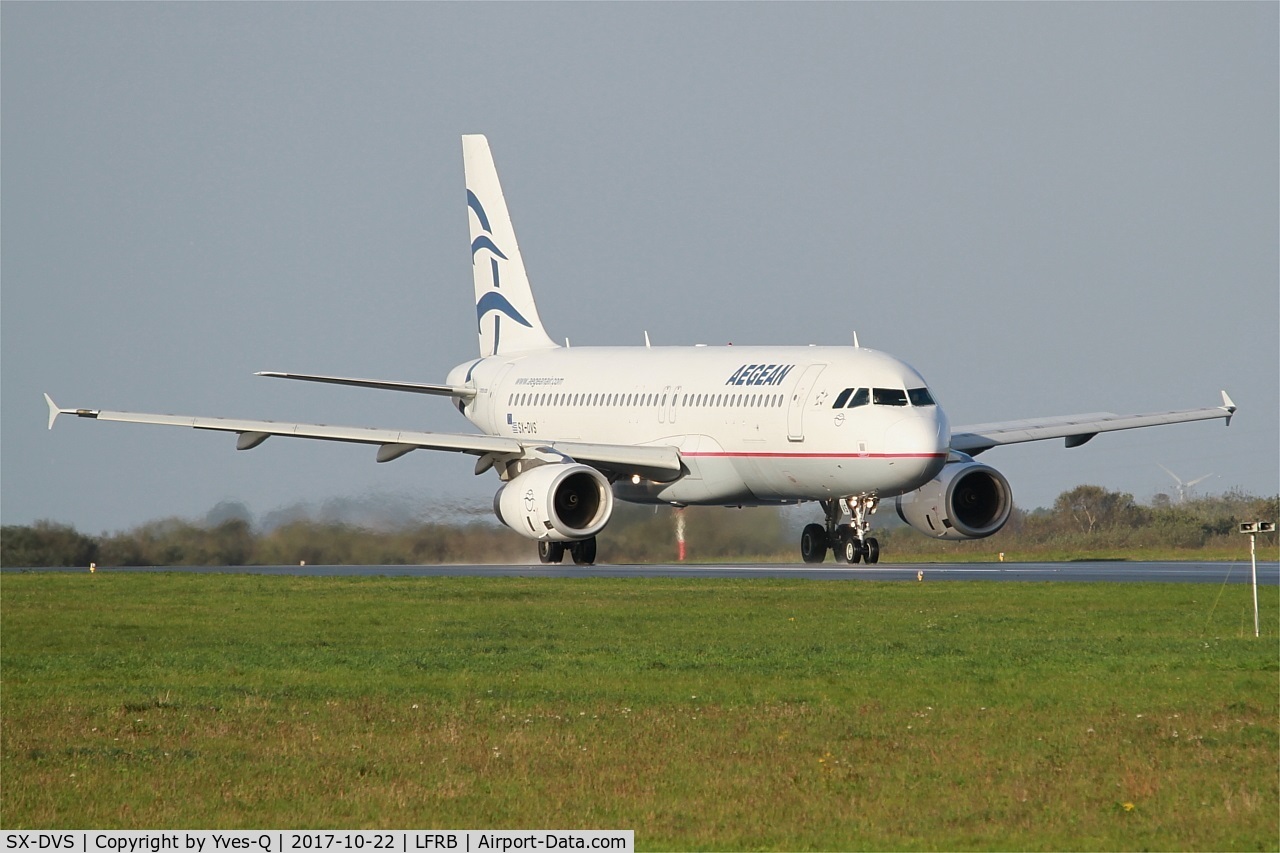 SX-DVS, 2008 Airbus A320-232 C/N 3709, Airbus A320-232, Taxiing to holding point rwy 25L, Brest-Bretagne airport (LFRB-BES)