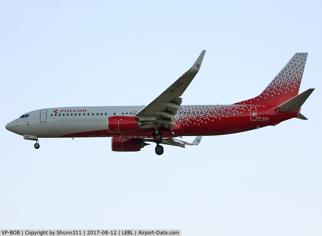 VP-BOB, 2017 Boeing 737-8LJ C/N 41236, Landing rwy 25R