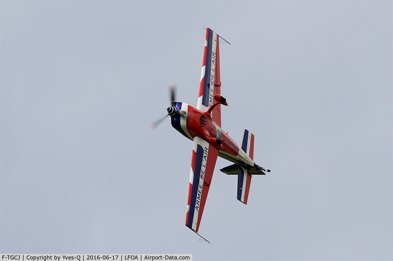 F-TGCJ, Extra EA-330SC C/N 5, Extra 330SC, French Air Force aerobatic team, On display, Avord Air Base 702 (LFOA) Open day 2016