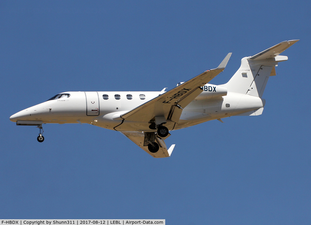 F-HBDX, 2015 Embraer EMB-505 Phenom 300 C/N 50500216, Landing rwy 25R