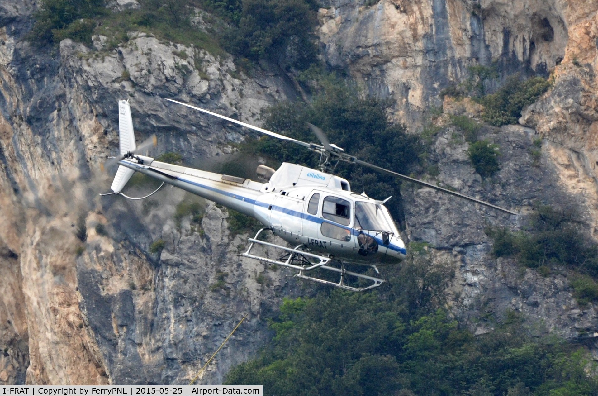 I-FRAT, Eurocopter AS-350B-3 Ecureuil Ecureuil C/N 4720, Elitellina AS350 doing the heavy lifting work at Lake Garda.