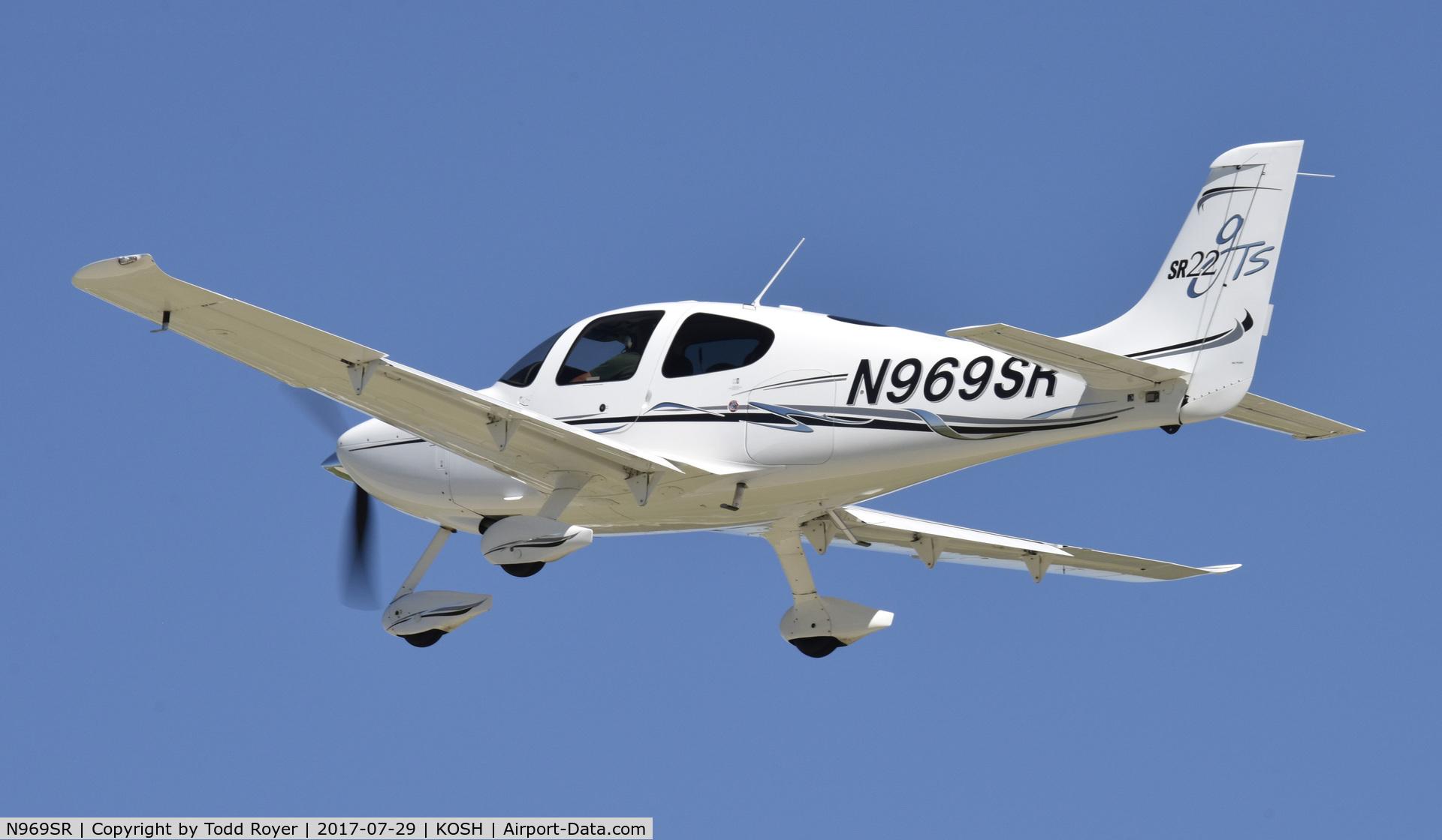 N969SR, 2006 Cirrus SR22 GTS C/N 2111, Airventure 2017