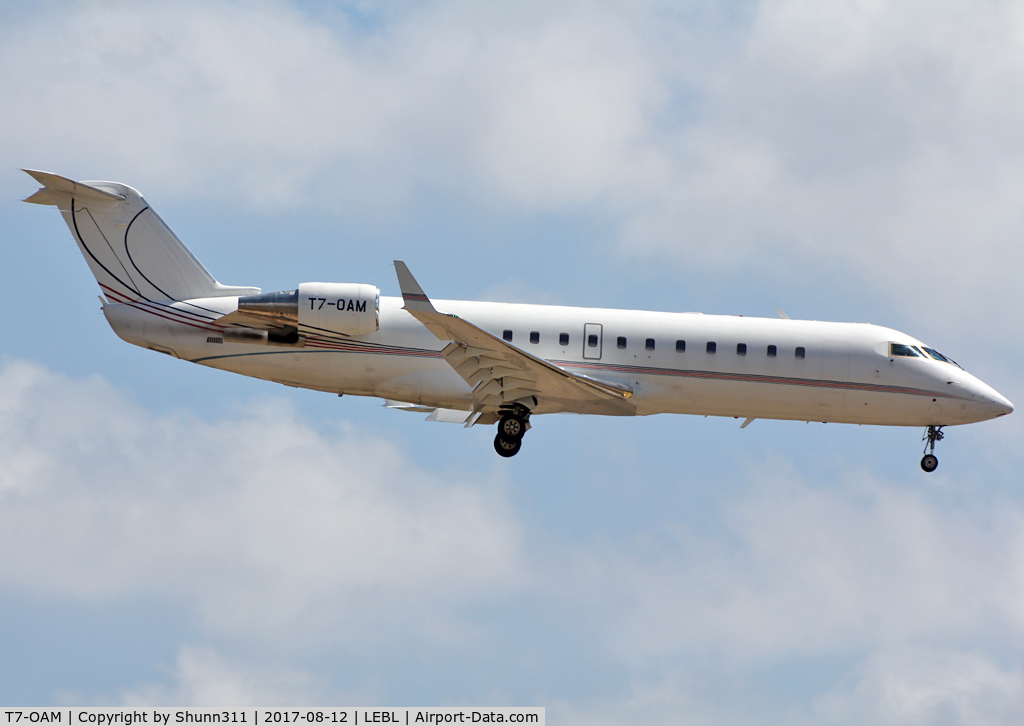 T7-OAM, 2008 Canadair CRJ-200 (CL-600-2B19) C/N 8084, Landing rwy 25R