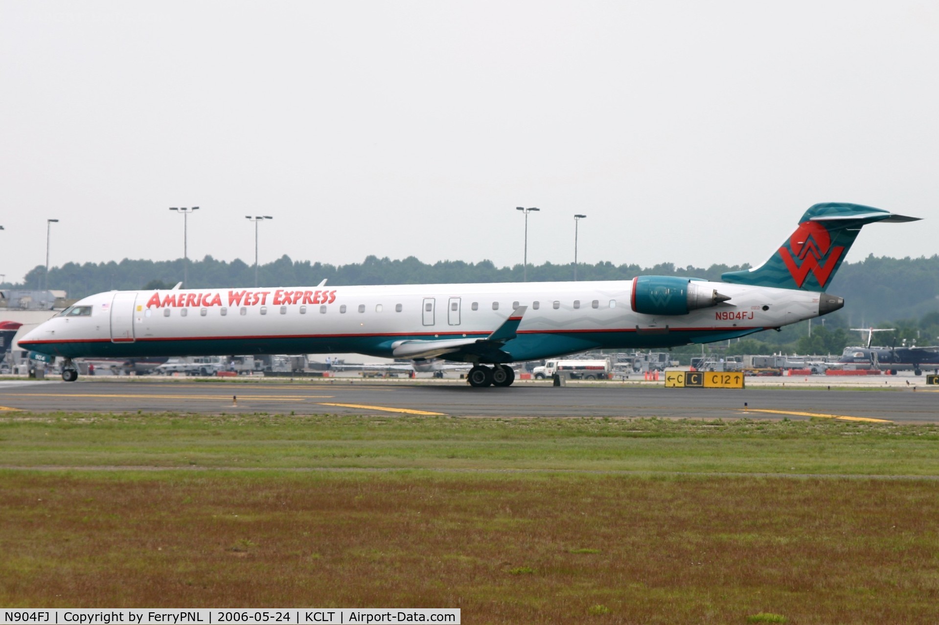 N904FJ, 2003 Bombardier CRJ-900ER (CL-600-2D24) C/N 15004, America West Express CL900 departing