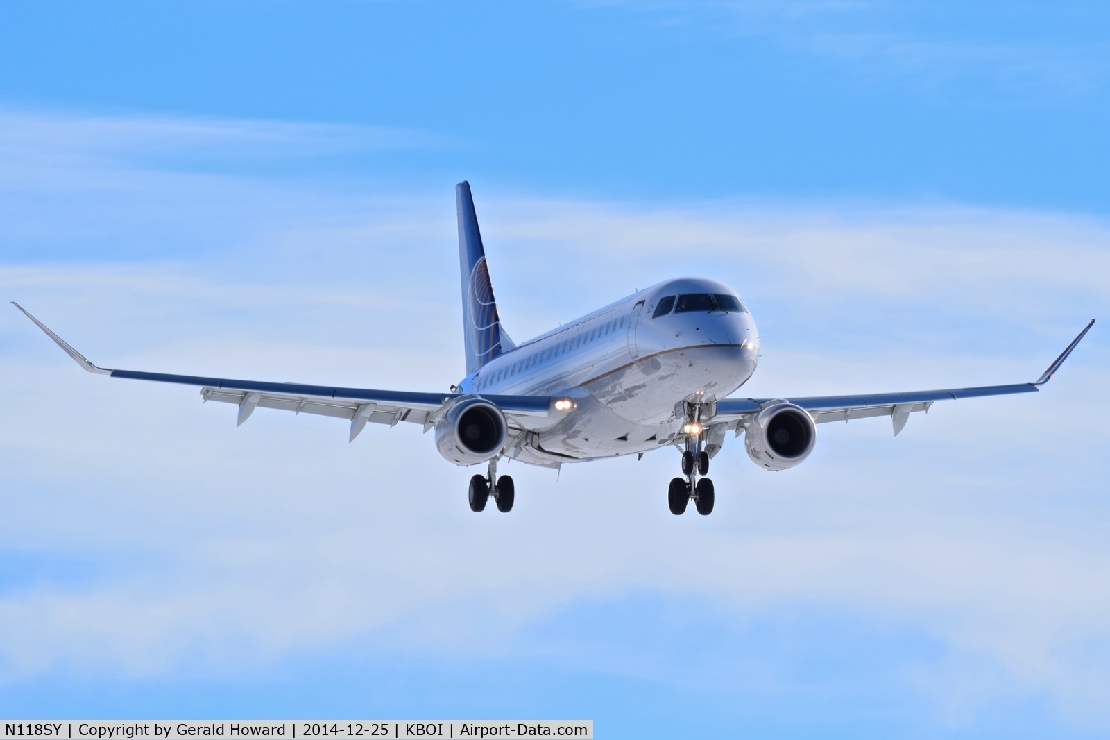 N118SY, 2014 Embraer 175LR (ERJ-170-200LR) C/N 17000420, On final for RWY 28R.