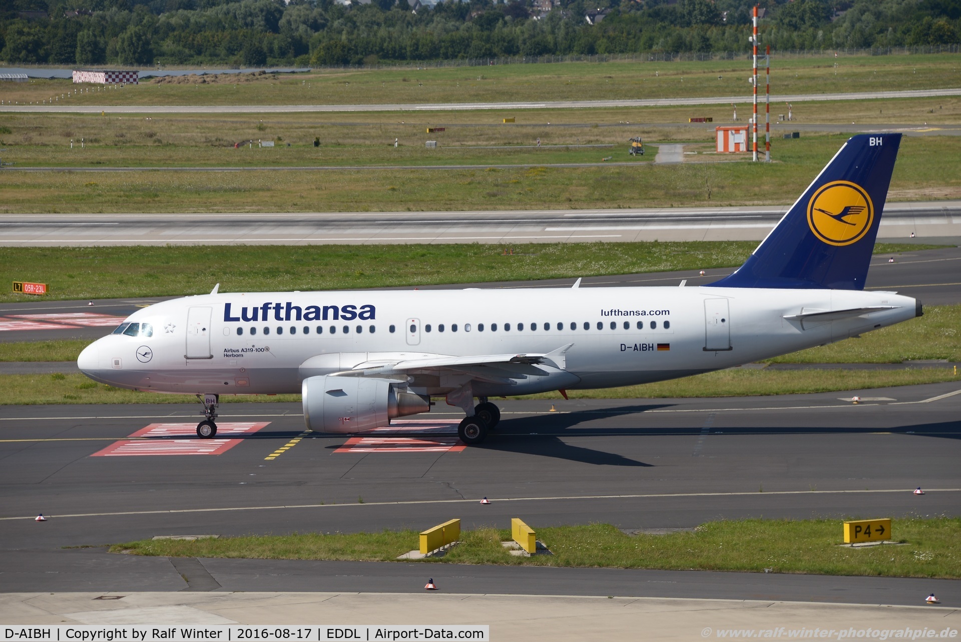 D-AIBH, 2012 Airbus A319-112 C/N 5239, Airbus A319-112 - LH DLH Lufthansa 'Herborn' - 5239 - D-AIBH - 17.08.2016 - CGN