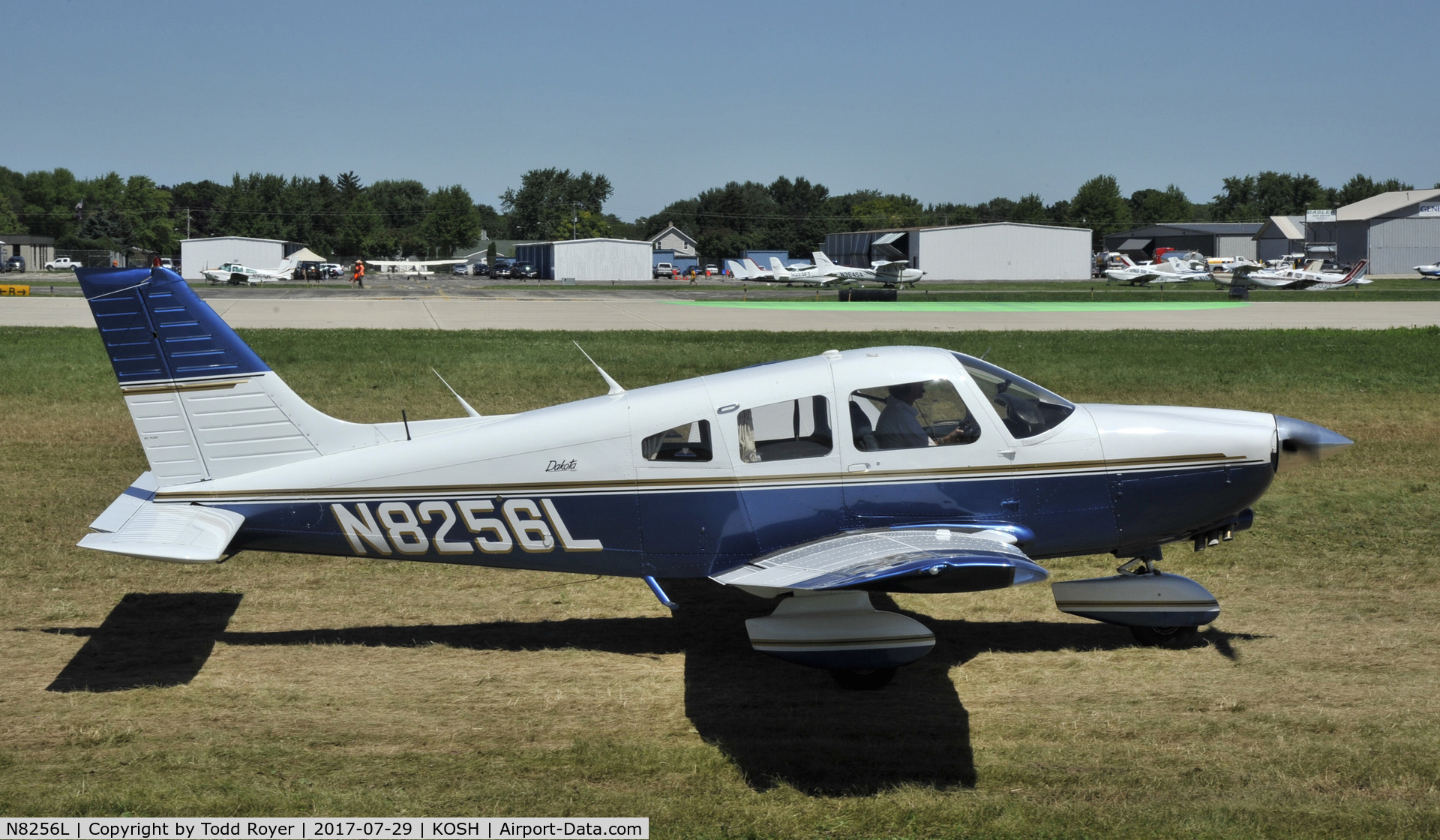 N8256L, 1982 Piper PA-28-236 Dakota C/N 28-8211044, Airventure 2017