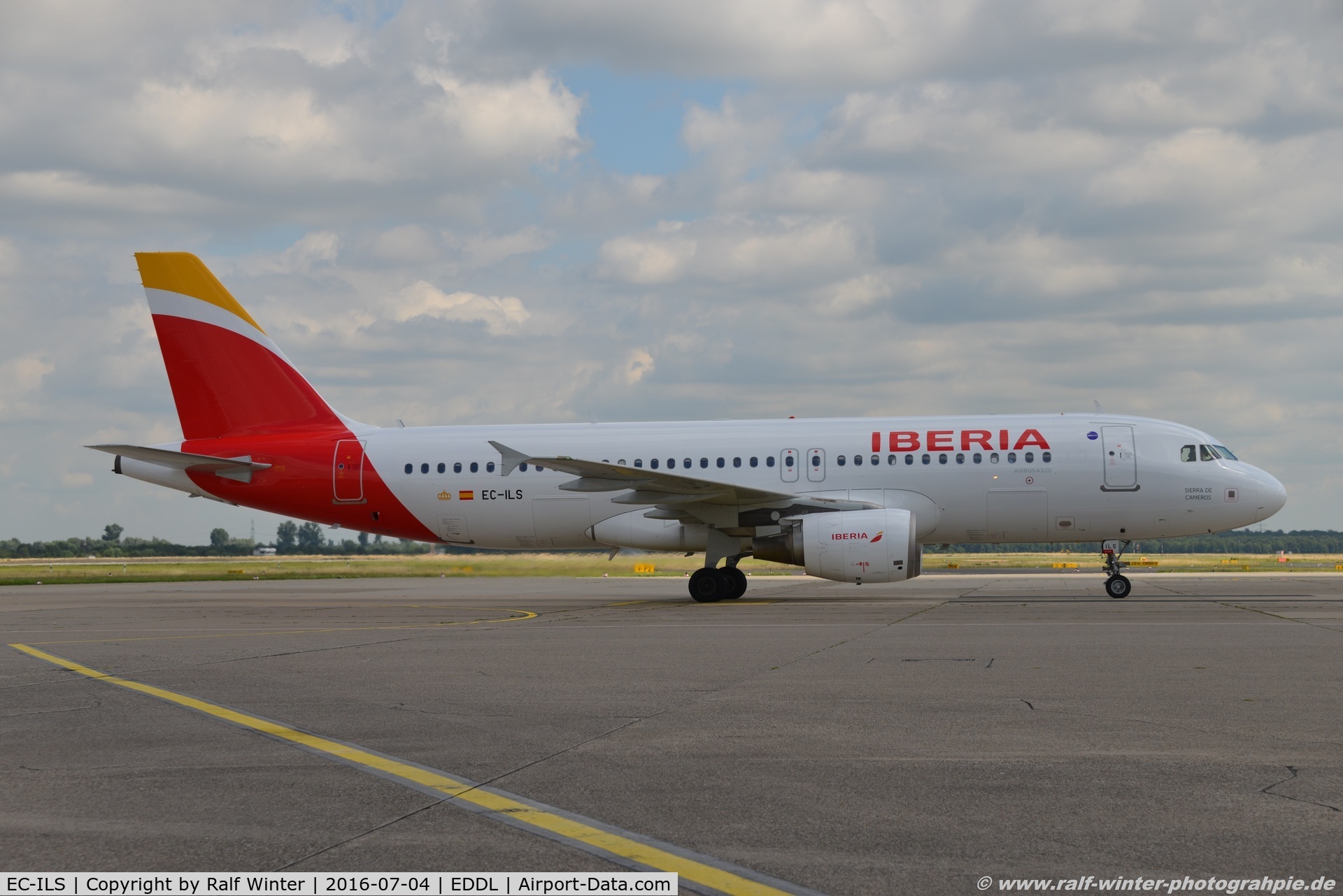EC-ILS, 2002 Airbus A320-214 C/N 1809, Airbus A320-214 - IB IBE Iberia 'Sierra de Cameros' - 1809 - ECILS - 04.07.2016 - DUS