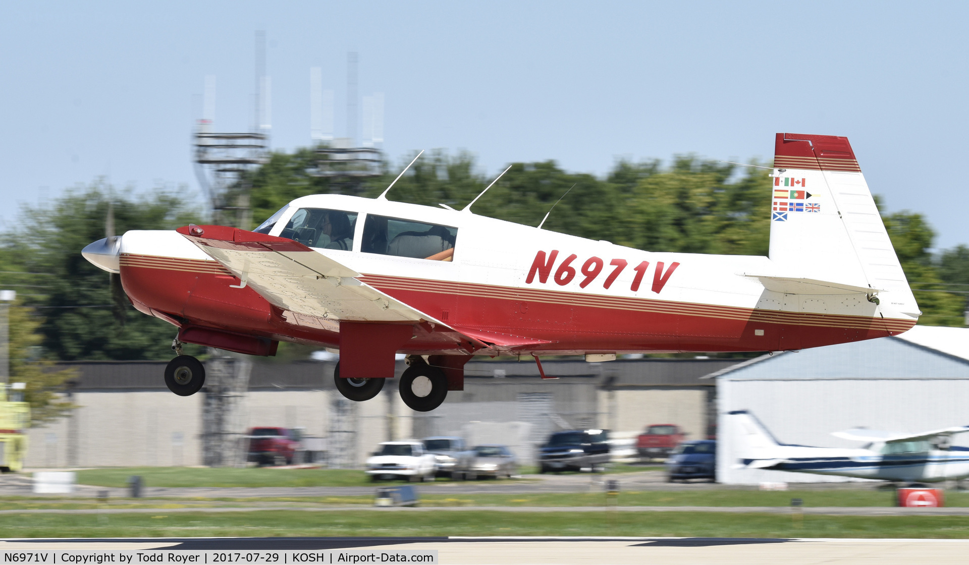N6971V, 1976 Mooney M20F Executive C/N 22-1338, Airventure 2017