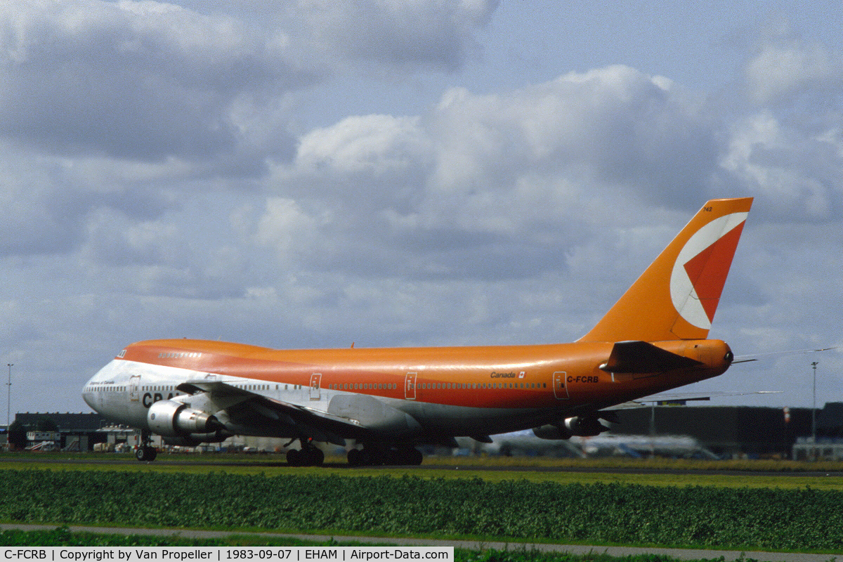 C-FCRB, 1973 Boeing 747-217B C/N 20802, CP Air Boeing 747-217B taking off from Schiphol airport, the Netherlands, 1983