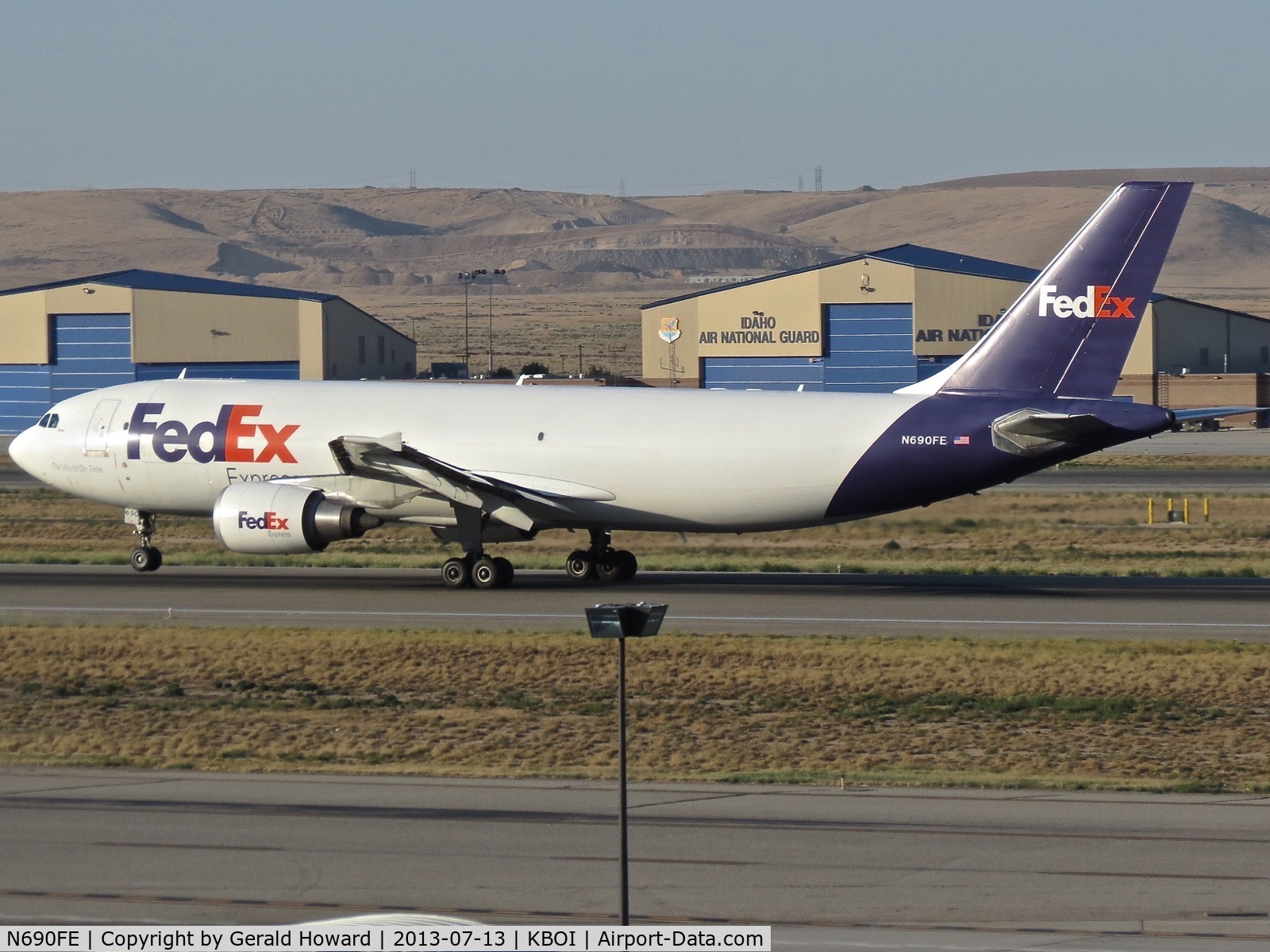 N690FE, 2007 Airbus A300F4-605R C/N 0876, Take off roll on RWY 10L.