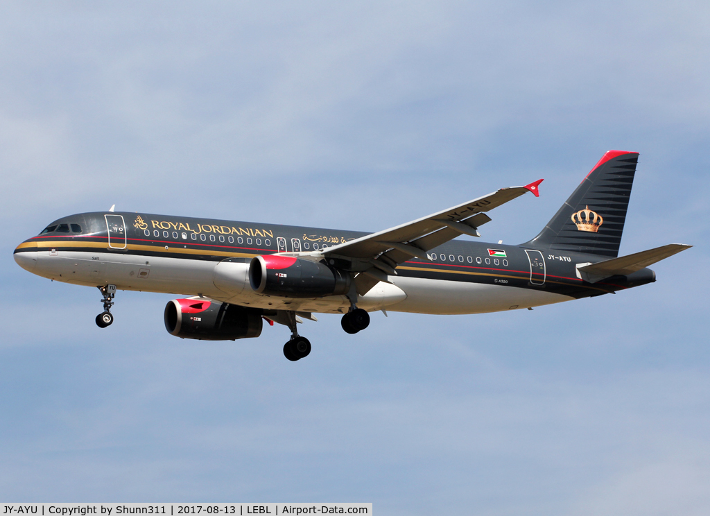 JY-AYU, 2012 Airbus A320-232 C/N 5128, Landing rwy 25R