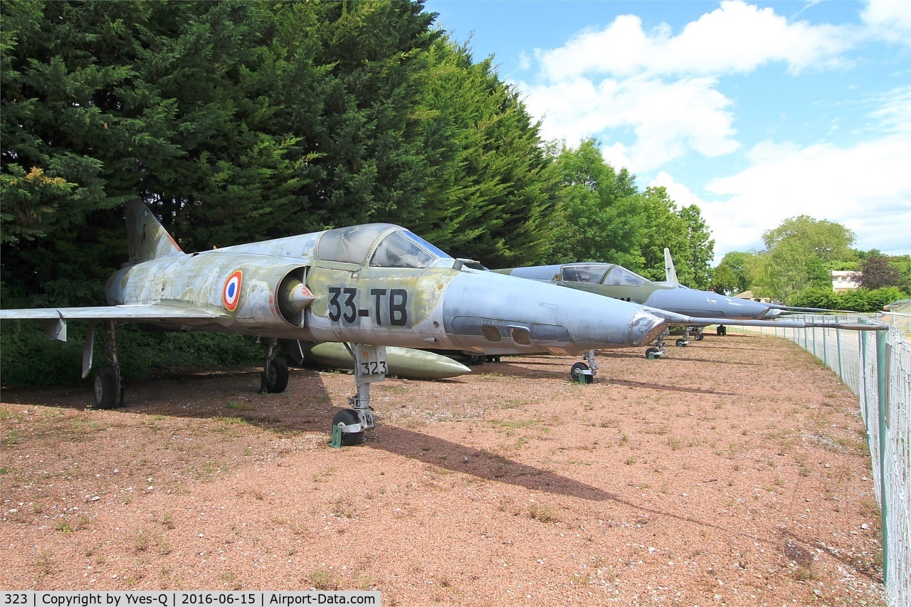 323, Dassault Mirage IIIR C/N 323, Dassault Mirage IIIR, Savigny-Les Beaune Museum