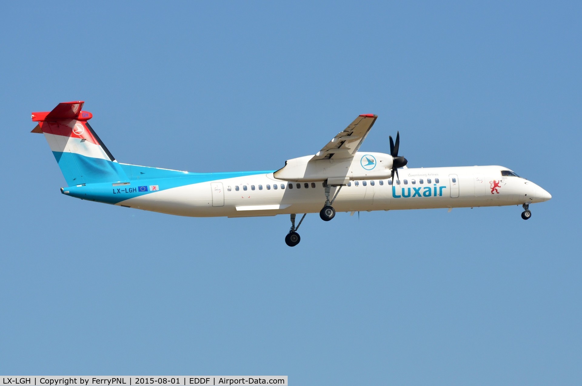 LX-LGH, 2012 Bombardier DHC-8-402Q Dash 8 Dash 8 C/N 4420, Luxair DHC8 landing