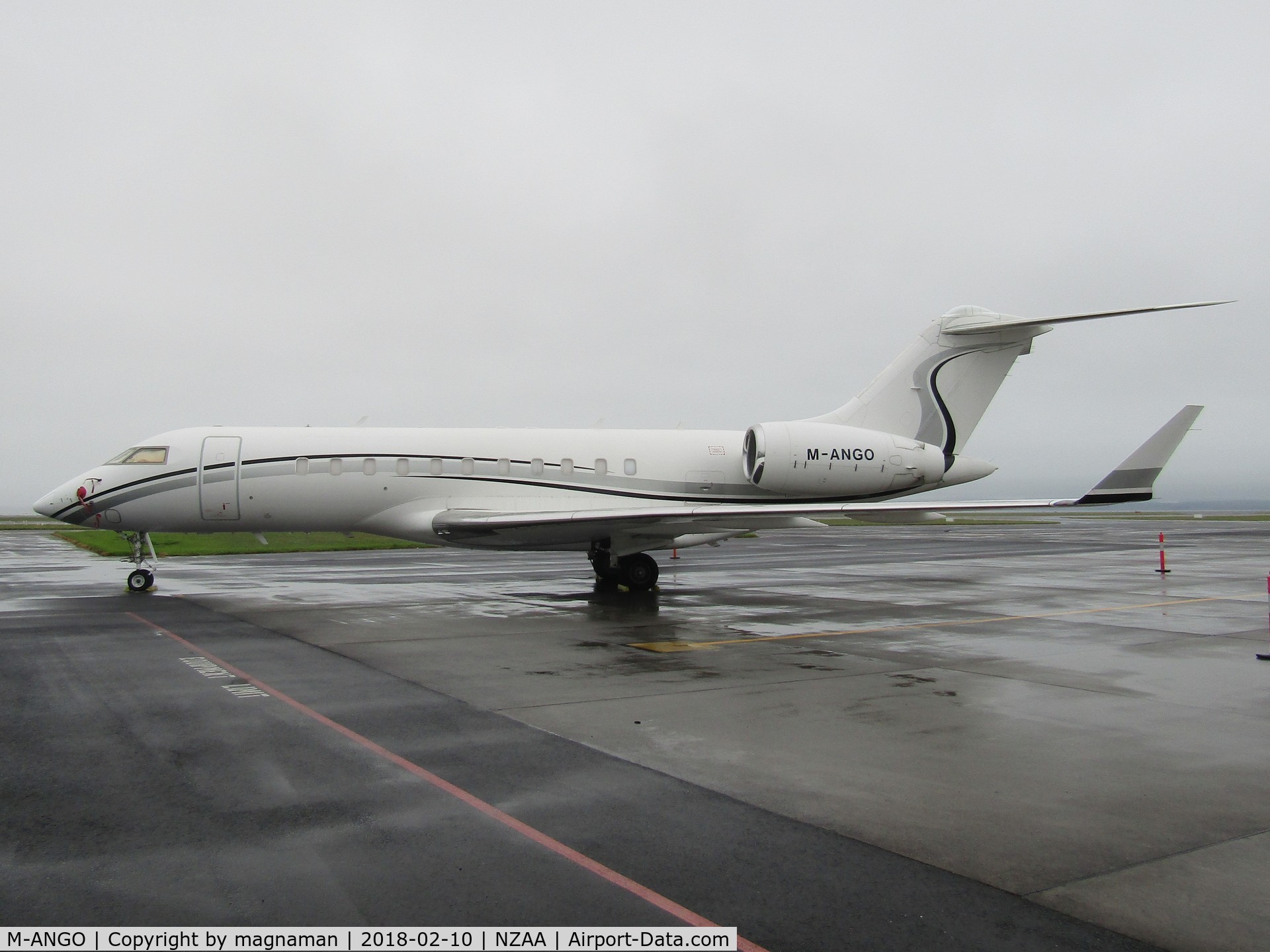 M-ANGO, 2005 Bombardier BD-700-1A11 Global 5000 C/N 9172, fruity visitor