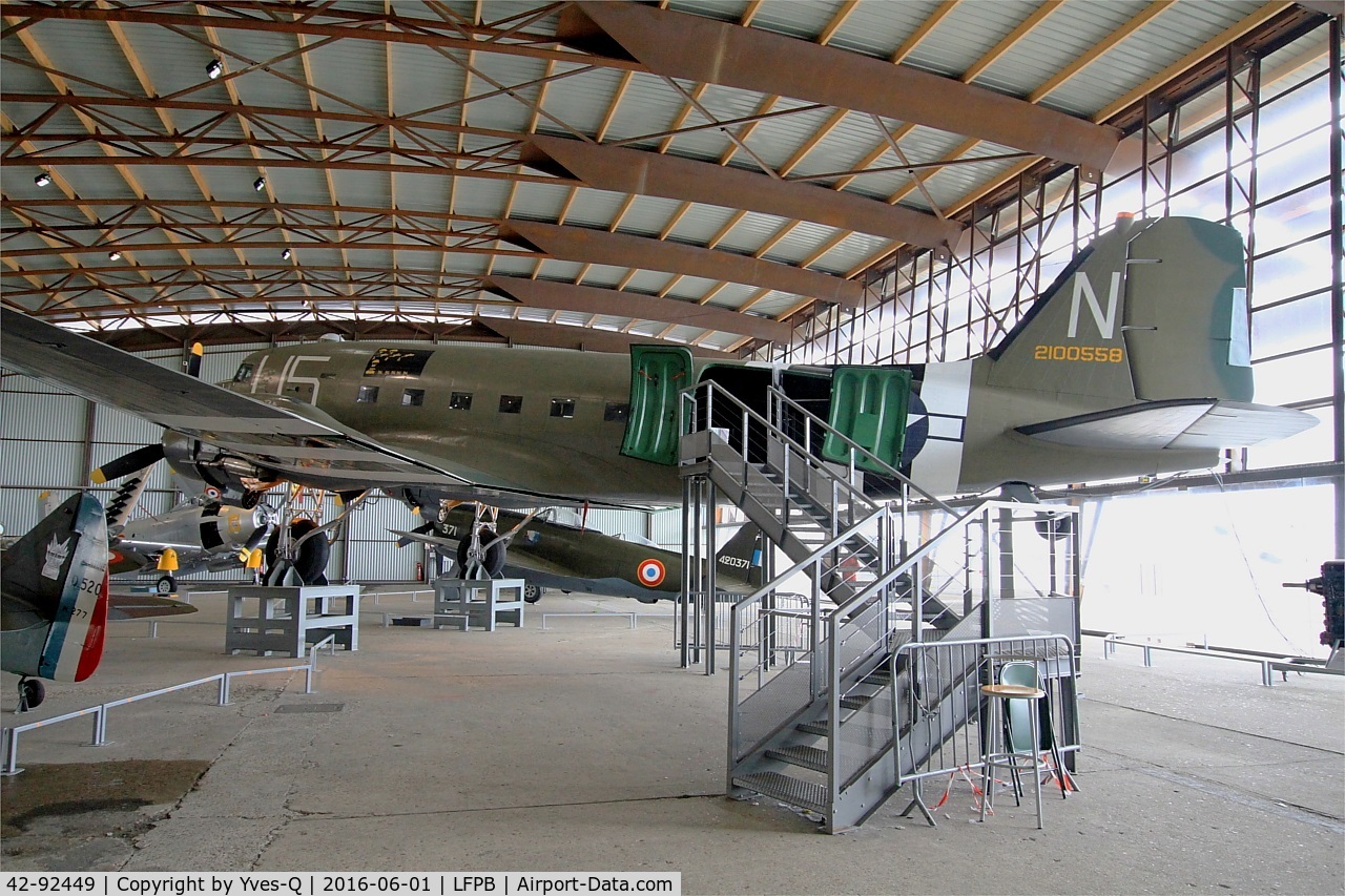 42-92449, 1944 Douglas C-47A-10-DK skytrain C/N 12251, Douglas C-47A-10-DK skytrain, Air & Space Museum Paris-Le Bourget (LFPB)