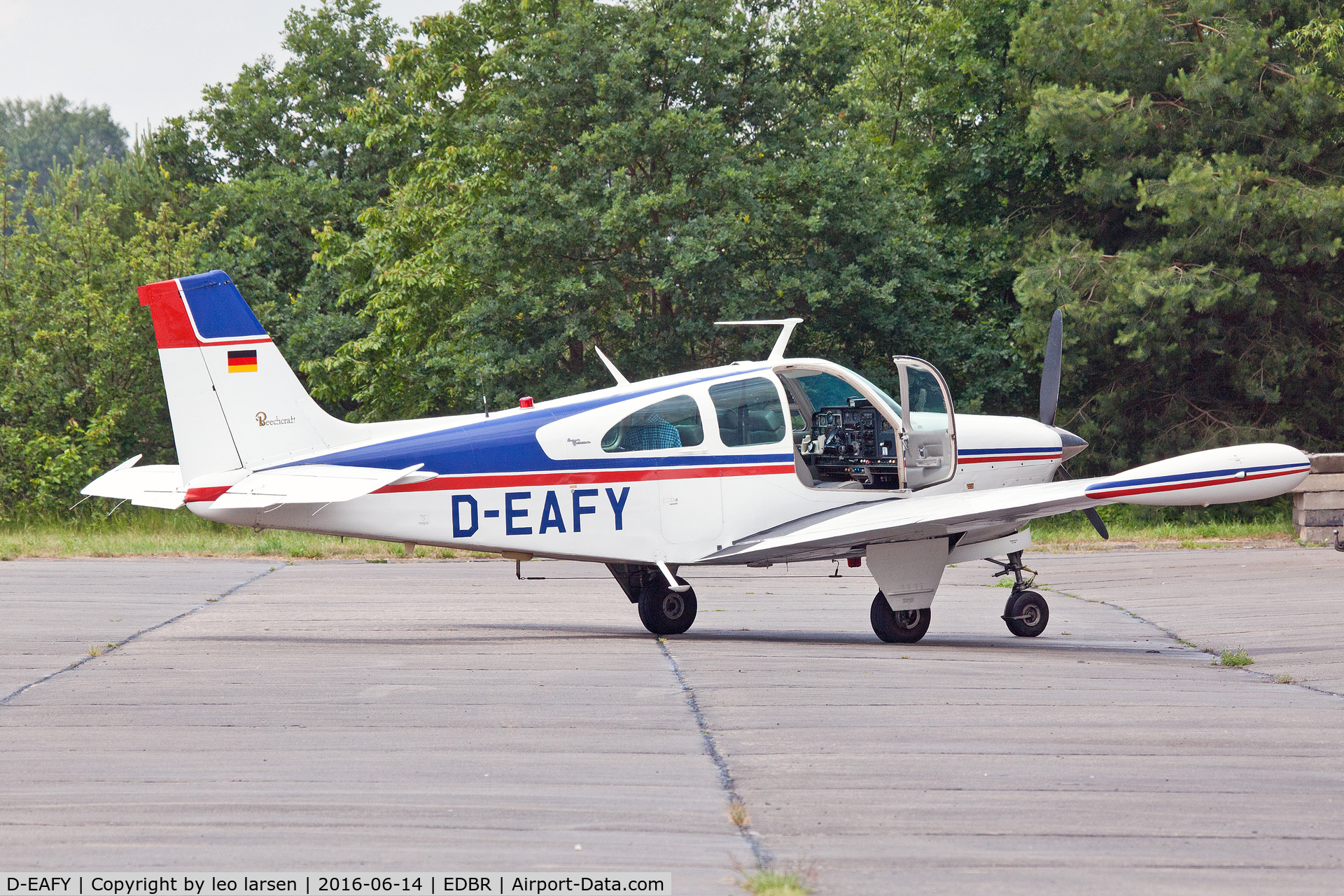 D-EAFY, 1967 Beech C33A Debonair C/N CE-176, Rothenburg 14.6.2016