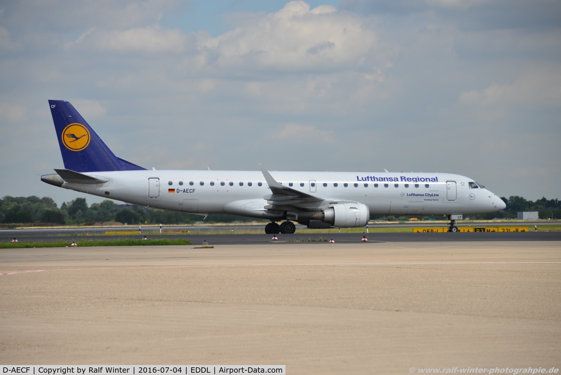 D-AECF, 2010 Embraer 190LR (ERJ-190-100LR) C/N 19000359, Embraer ERJ-190AR - CL CLH Lufthansa Cityline 'Kronberg/Taunus' - 19000359 - D-AECF - 04.07.2016 - DUS