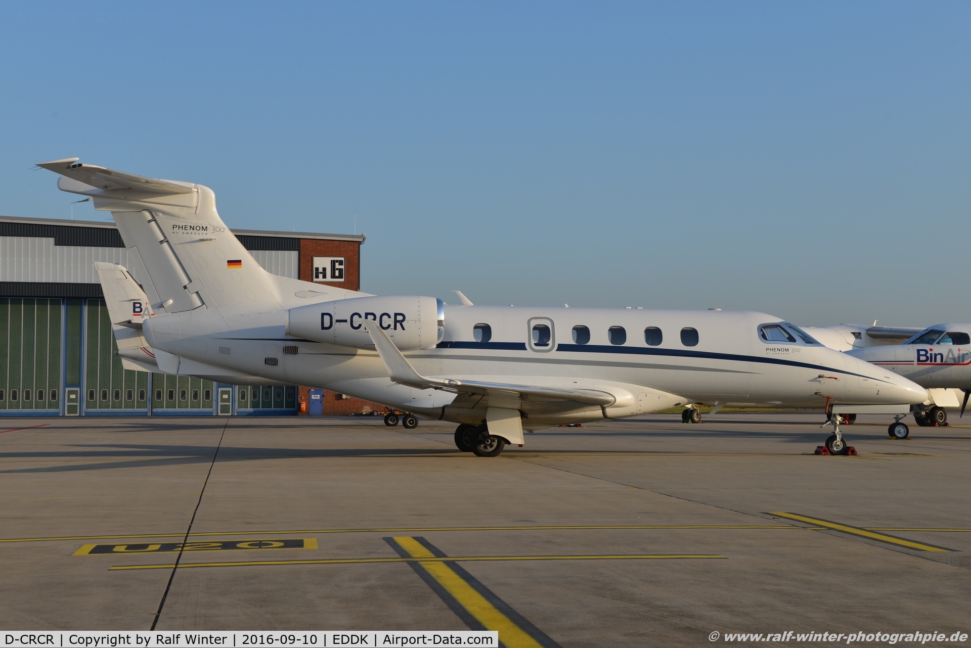 D-CRCR, 2011 Embraer EMB-505 Phenom 300 C/N 50500069, Embraer Phenom 300 EMB-505 RH Flugdienst GmbH - 50500069 - D-CRCR - 10.09.2016 - CGN