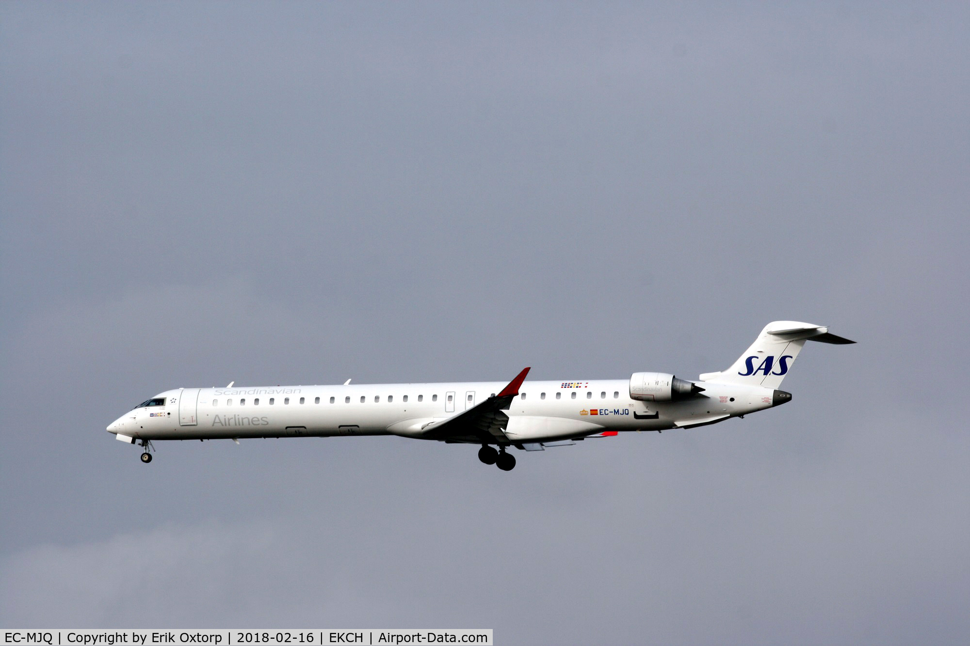 EC-MJQ, 2016 Bombardier CRJ-1000 (CL-600-2E25) C/N 19047, EC-MJQ in non standard SAS c/s. Landing rw 22L