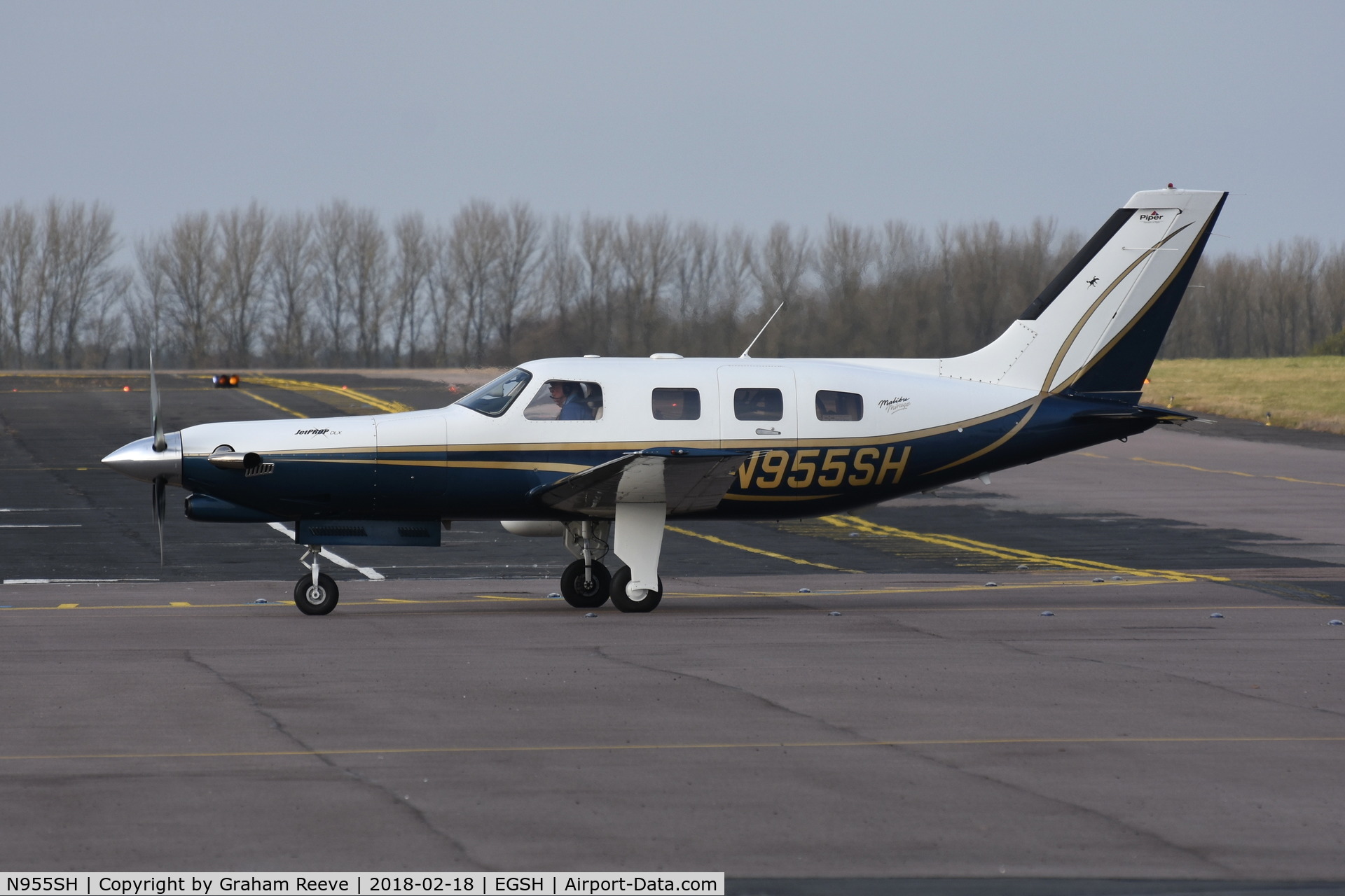 N955SH, 2002 Piper PA-46-350P Malibu Mirage C/N 4636339, Just landed at Norwich.