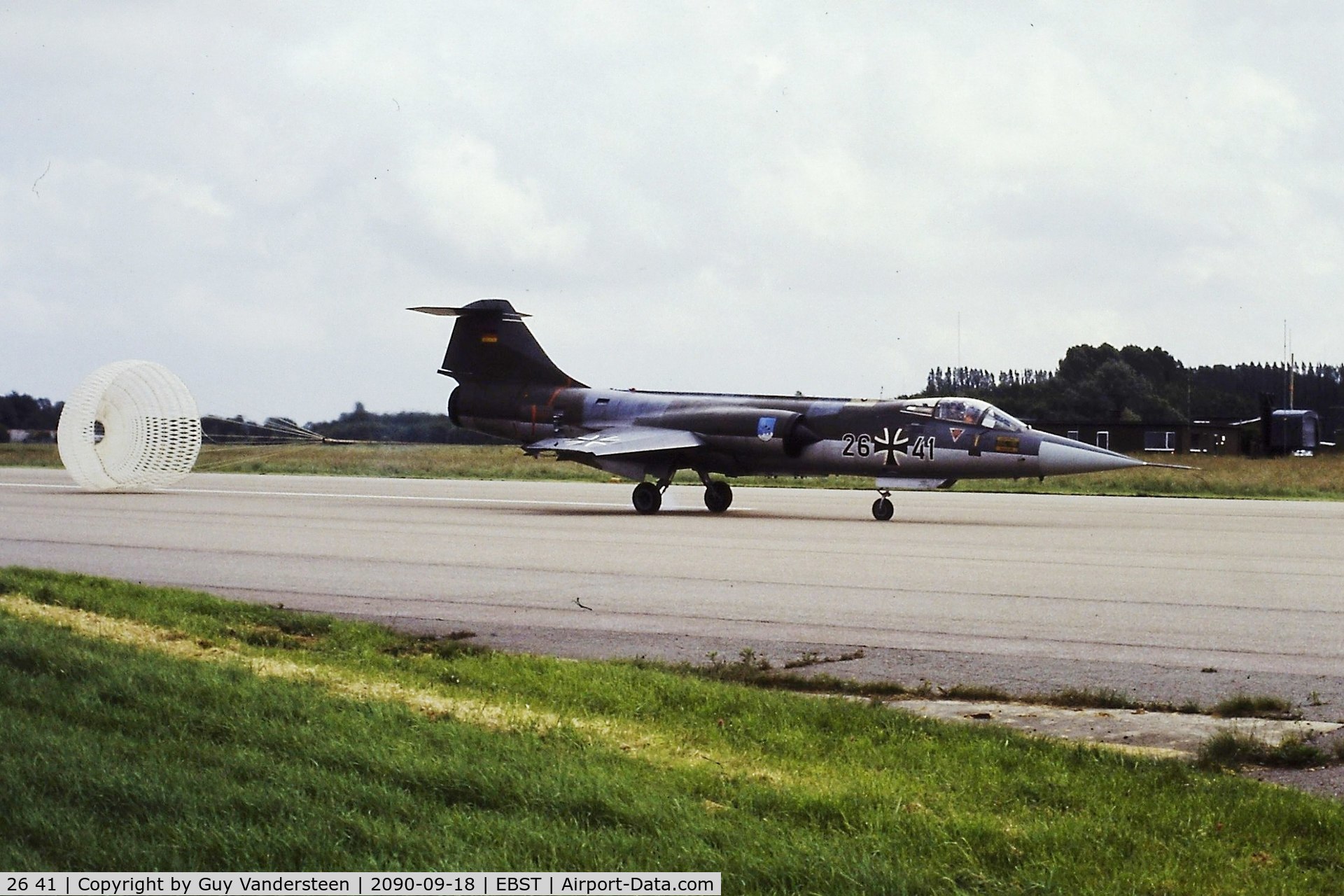 26 41, Lockheed (Fokker) F-104G Starfighter C/N 7301, F-104G landing @ EBST june 1987